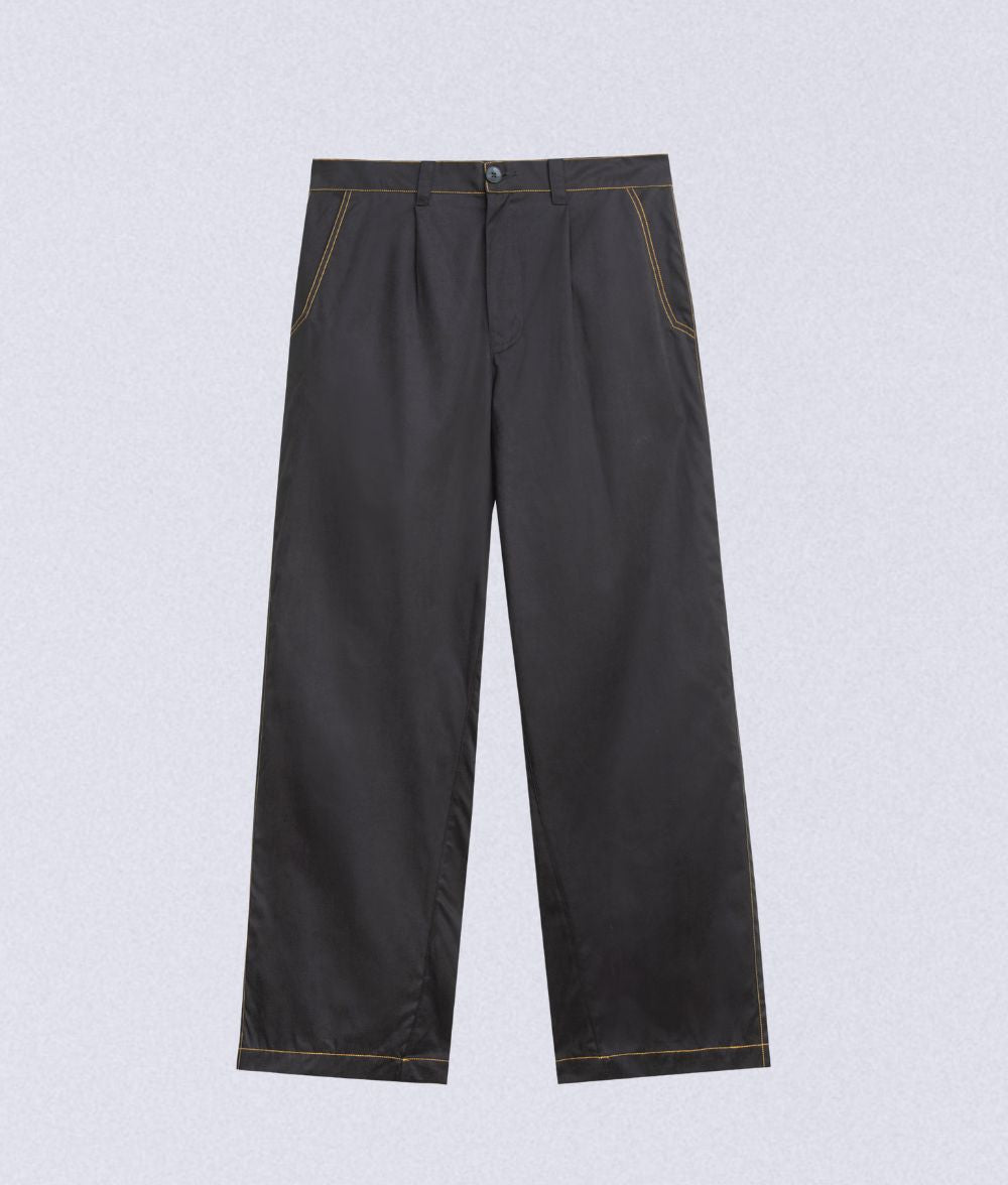 ICONIC BLACK PLEATED PANTS