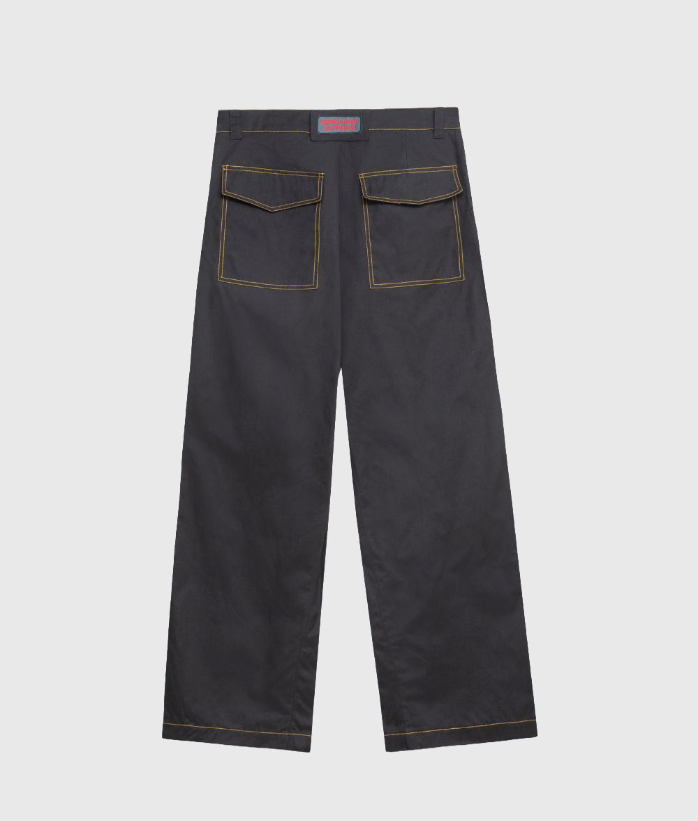 PANTALONES NEGROS PLISADOS ICÓNICOS